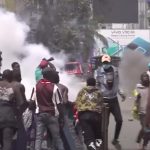 Scene delle manifestazioni in Kenya contro la nuova manovra finanziaria del presidente Ruto, l'aumento delle tasse e la corruzione.