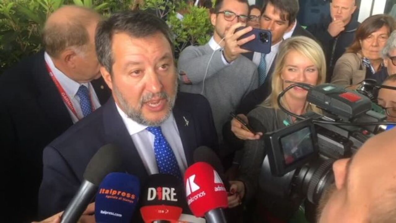 Il ministro Salvini intervistato mentre annuncia il tavolo tecnico sulla castrazione chimica.