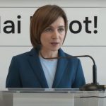 La presidente della Moldova, Sandu, durante la conferenza per commentare le interferenze russe per il voto al referendum