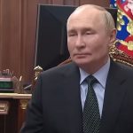 Il presidente russo Vladimir Putin mentre annuncia di aver cambiato la dottrina nucleare