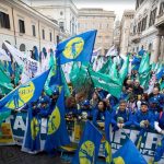 Un'immagine dei medici che scioperano a Roma per chiedere maggiori investimenti nella Sanità e di intervenire sulle aggressioni