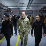 Il presidente Zelensky con il presidente del Comitato militare della NATO Giuseppe Cavo Dragone