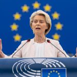 Ursula Von Der Leyen, presidente della Commissione Europea mentre illustra il piano dell'Europa sull'economia per i prossimi cinque anni