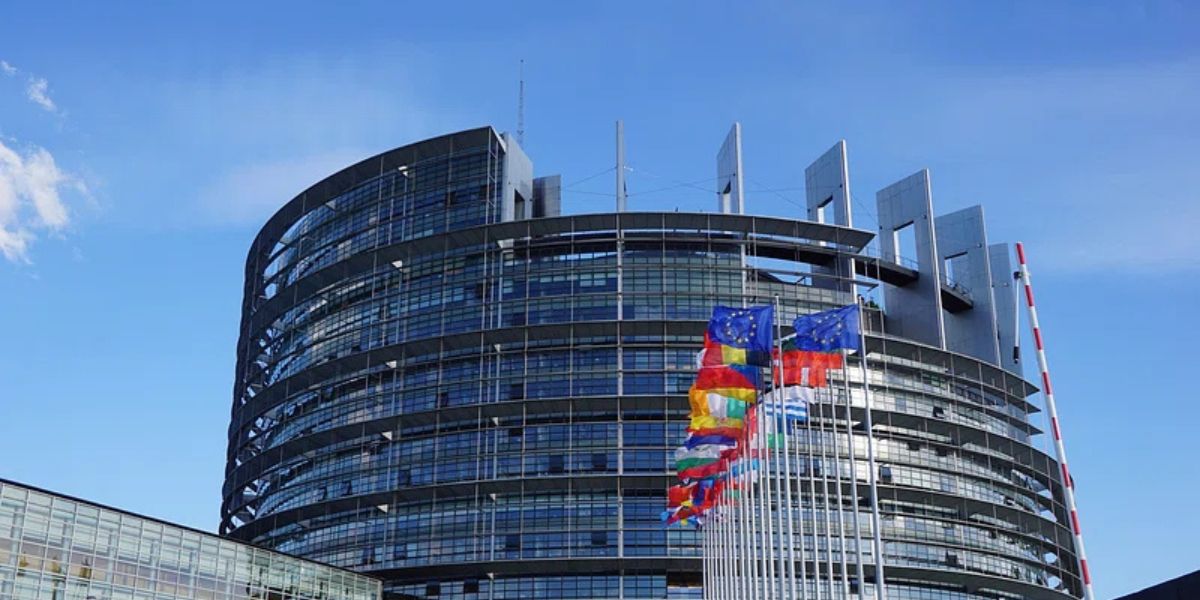 Il palazzo della commissione europea. La presidente della Commissione UE Ursula von der Leyen ha presentato il piano per il riarmo dell'Europa